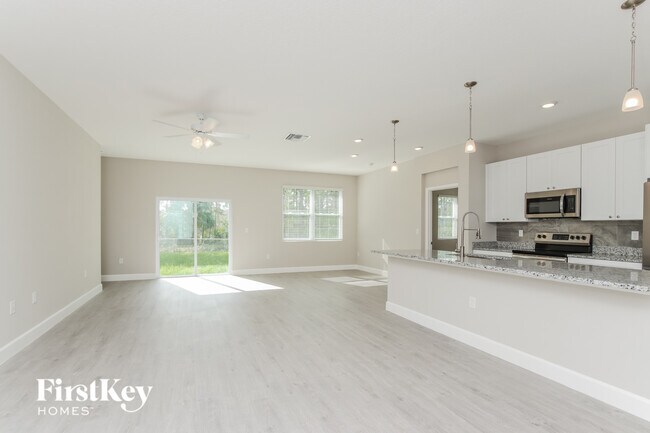 Photo - 542 Reading St SE