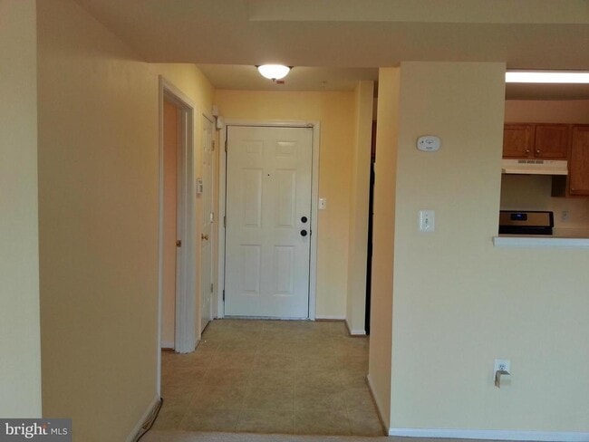 Building Photo - 13800 Farnsworth Ln Unit 5404