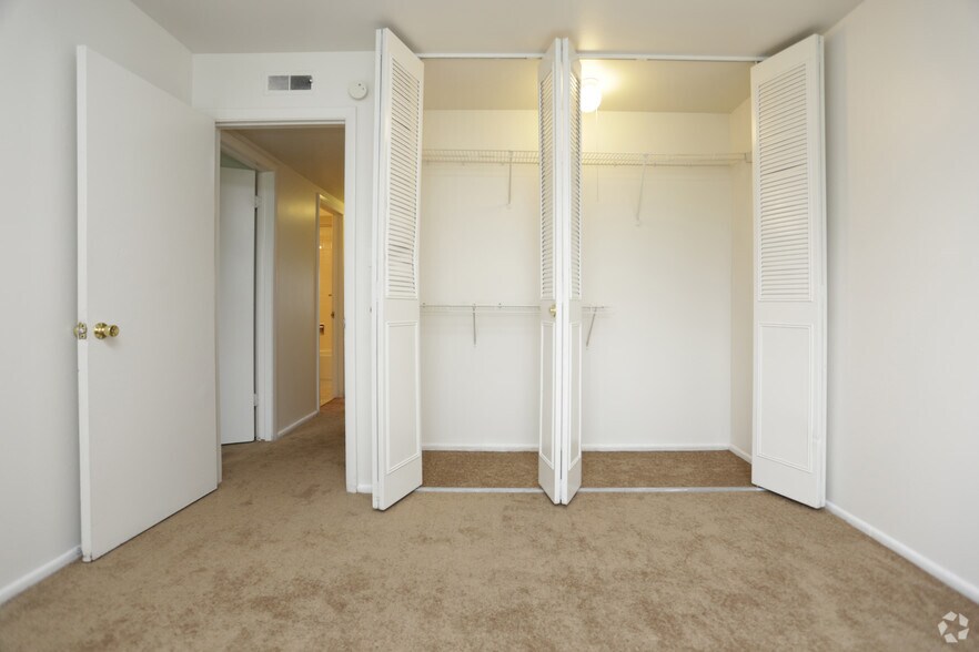 Maple Leaf Apartments For Rent in University Park, IL