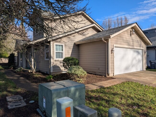 Photo - Spacious 3-Bedroom, 2-Bath Home In The River Road Area In Eugene!