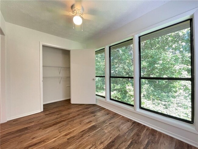 Photo - 1006 Dunbar Dr