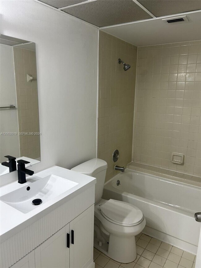 Photo - 8290 Lake Dr Unit 104