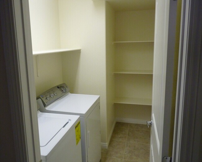 10099 Aspen Rose St Townhome Townhome Rental in Las Vegas NV