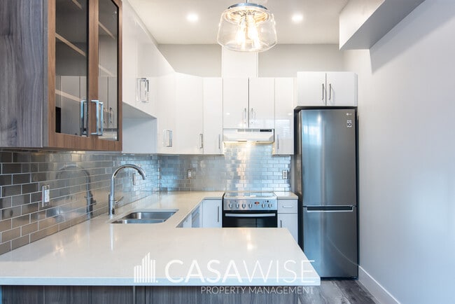 Building Photo - 10934-10972 72 Ave NW