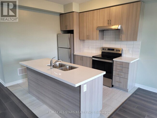 Photo - 1 Royal Collection Wy