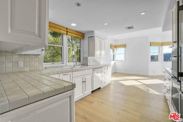 Photo - 2020 Palisades Dr