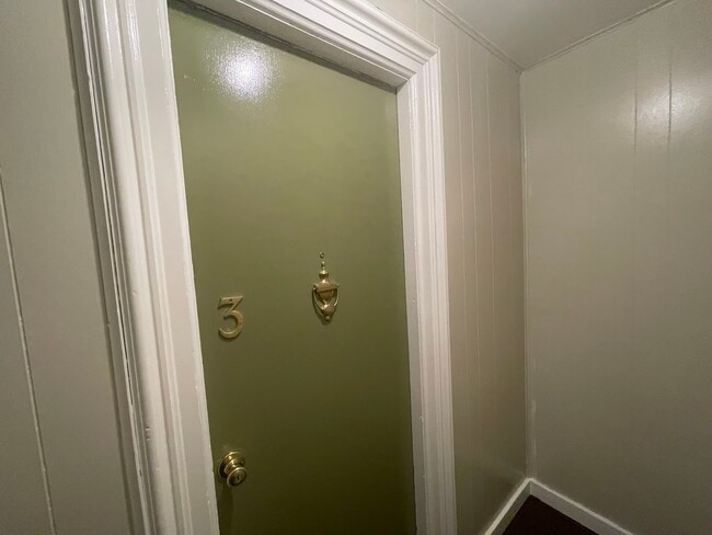 Building Photo - 202 W Pottawatamie St Unit #3 Rental
