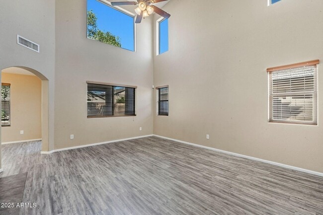 Photo - 1090 E Taylor Trail