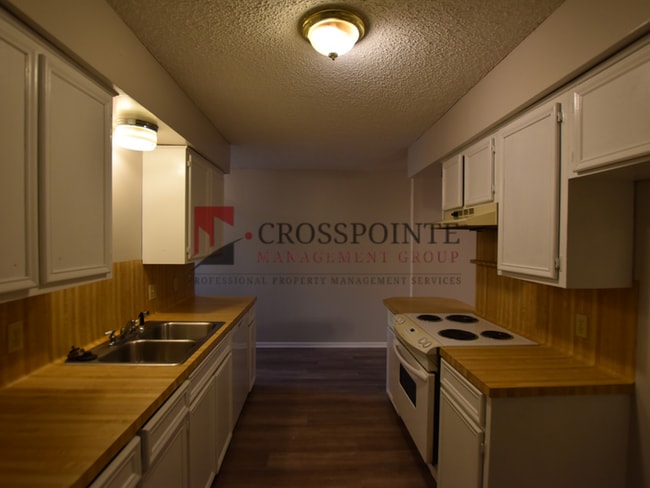 Photo - Adorable 3-bedroom, 2-bath duplex with 2-car garage in The Highlands Addition