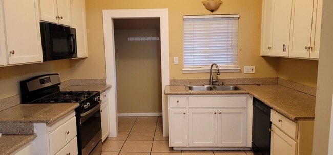 Photo - Cute House for Rent in Roseville!