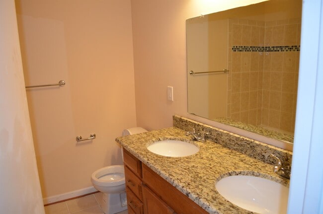 Building Photo - 14435 Turin Ln Rental