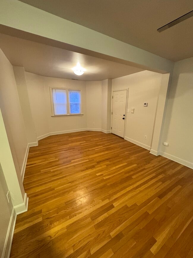 Photo - 330 Park Ave Unidad #2