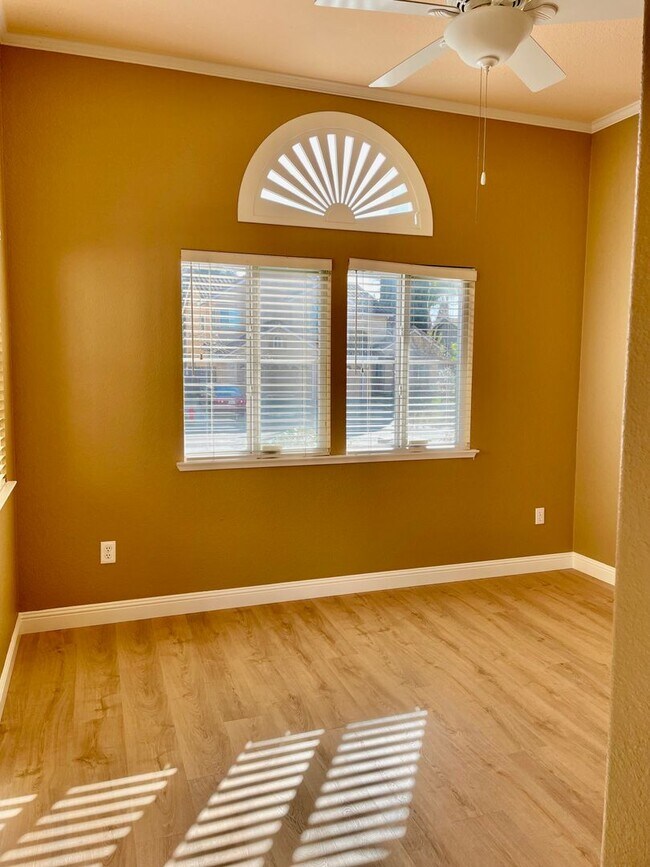 Photo - 8577 Almond Bluff Ct