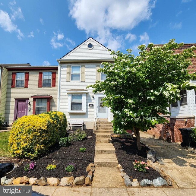 Photo - 2123 W 7th St Townhome