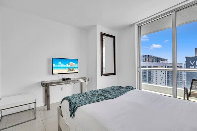 Photo - 485 Brickell Ave Unit SI ID1520347P