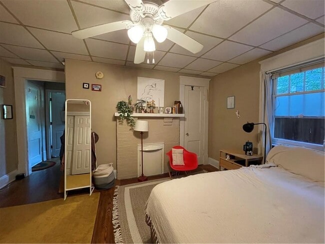 Photo - 132 Huron St