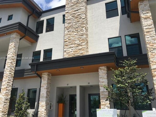 Building Photo - 10461 NW 82nd St Rental