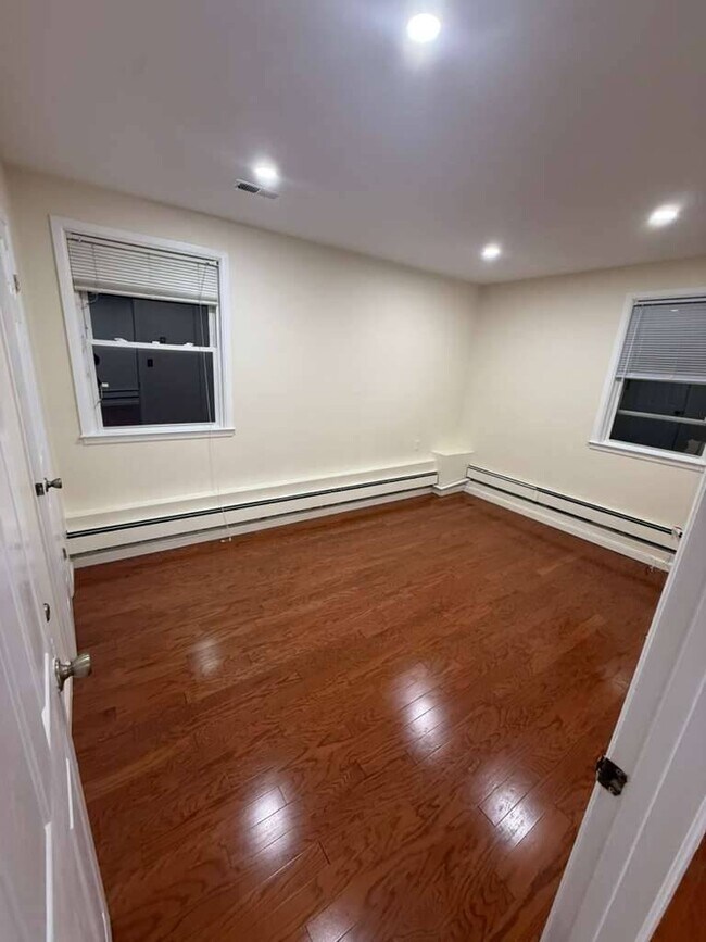 Photo - 67-06 171st St