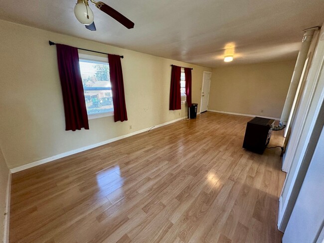 Building Photo - 265 Unit 1