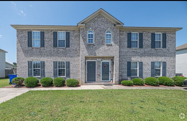 Building Photo - 305 S Square Dr Rental
