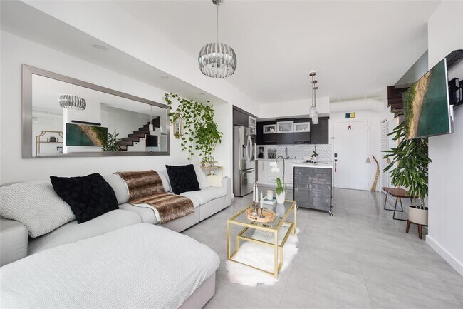 Photo - 690 SW 1st Ct Unit PHI10