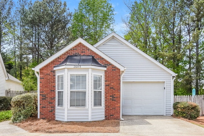 Building Photo - 2649 Laurel Ln NW