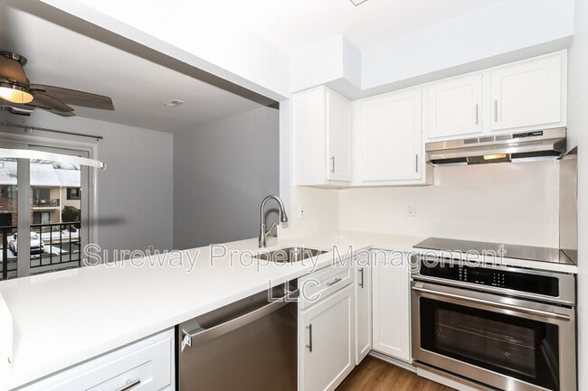 Photo - 534B Willow Turn Unit B