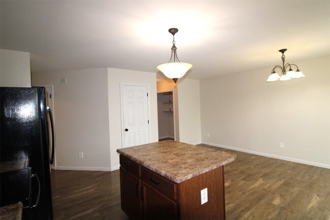 Photo - 221 Pecan Bluffs Dr