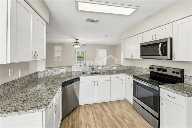 Photo - 1694 Ashwood Cir