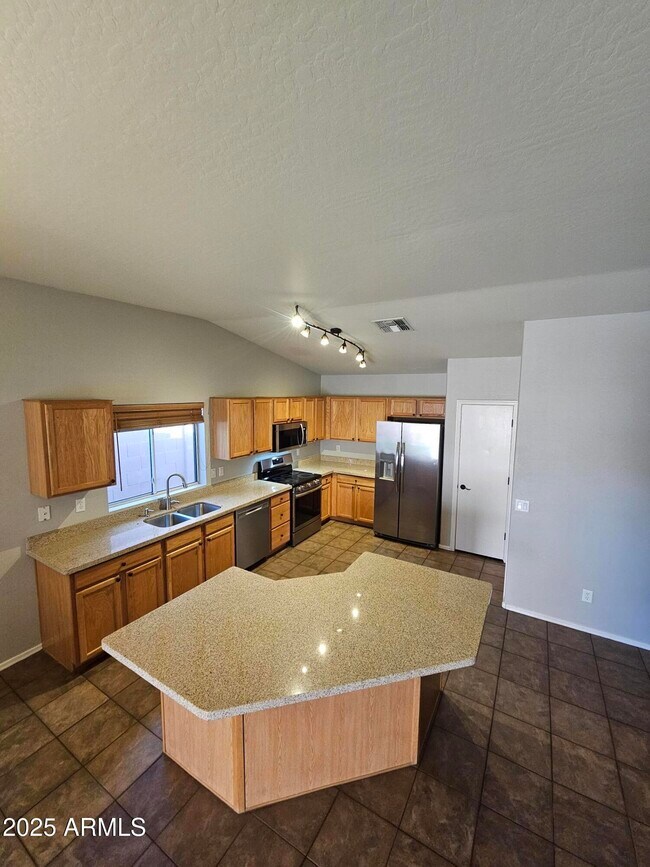 Photo - 4108 E Chambers St