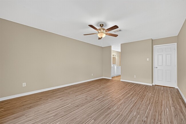 Photo - 1811 Foxlake Dr