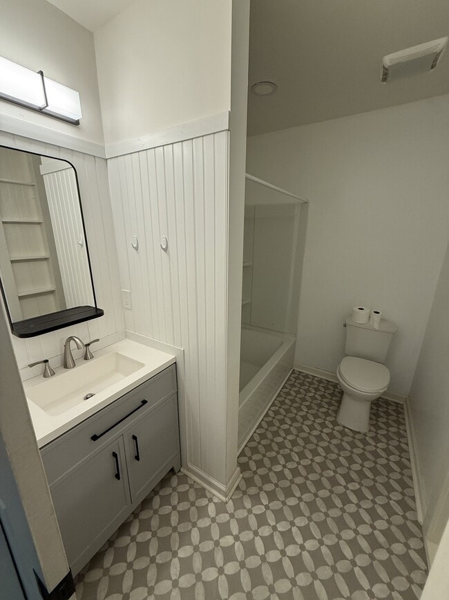 Photo - 1514 Lawson Ave
