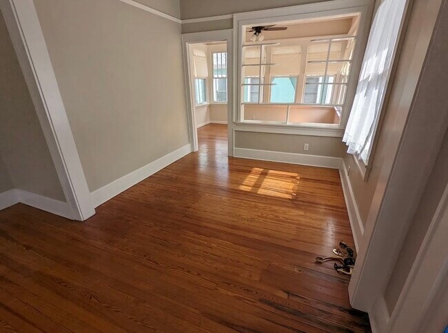 Photo - 865 13th Ave N