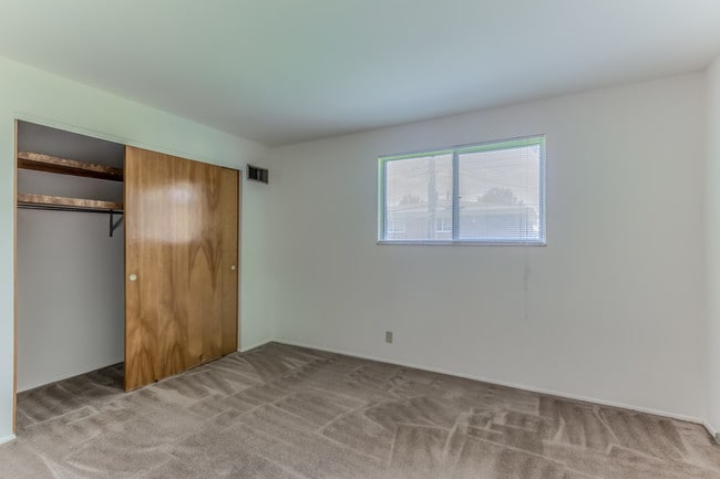 Photo - Indian Hills Apartments