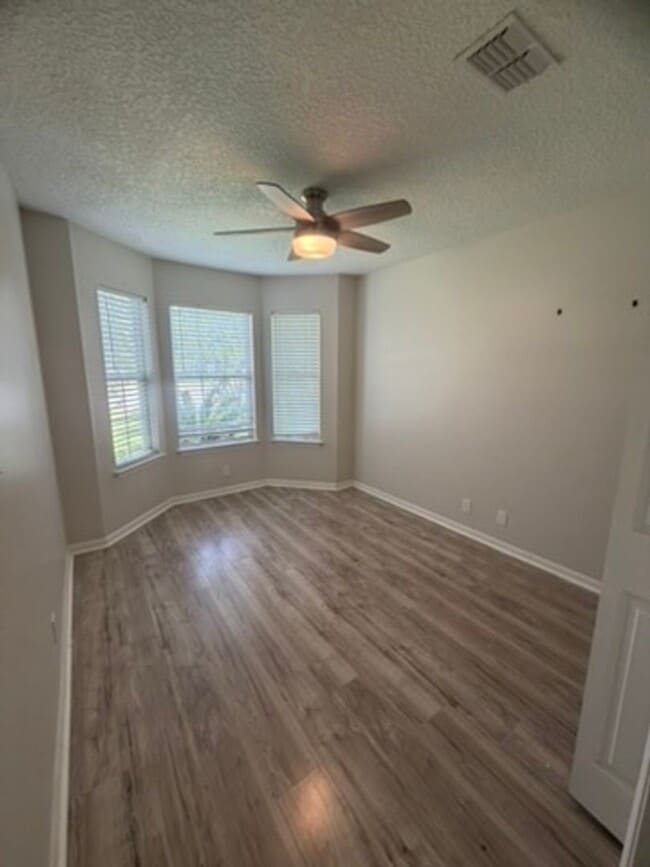 Photo - 104 Shearman Way