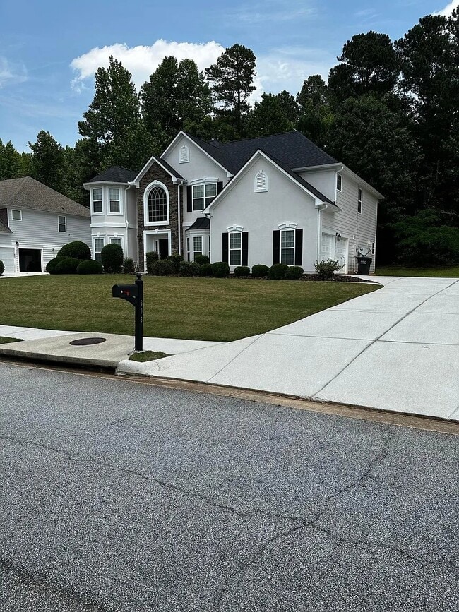 Photo - 305 Linkmere Ln