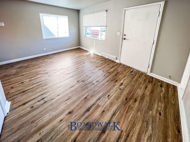 Photo - 1327 Illinois Ave