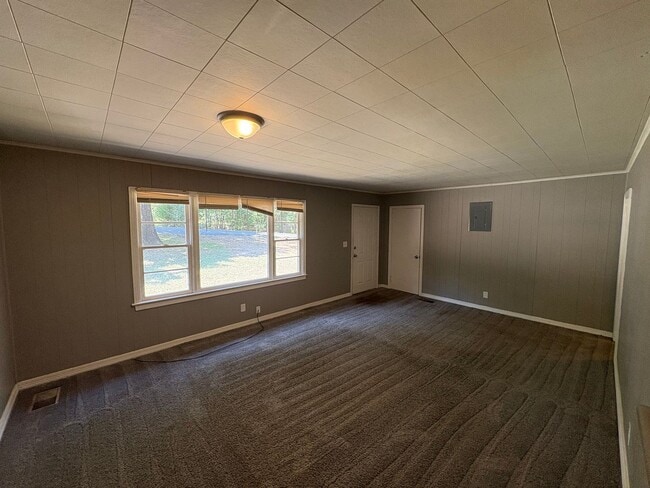 1403 40th E Wy
