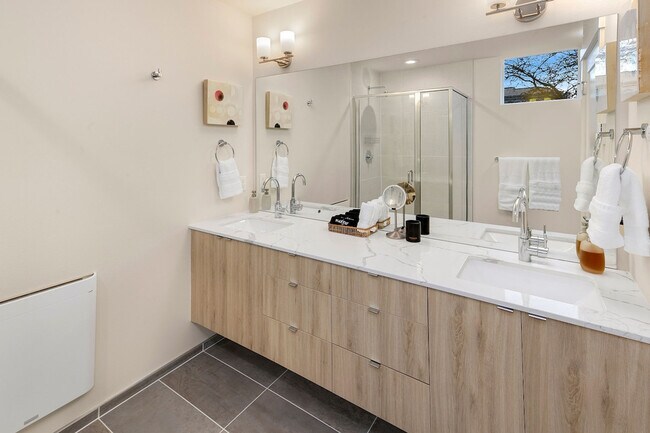 Photo - 319 Malden Ave E Unidad SI ID1036007P