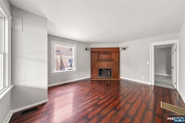 Photo - 126 Essex St