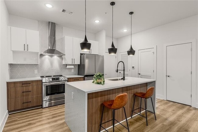 Photo - 112 Rogers St NE Unit 303