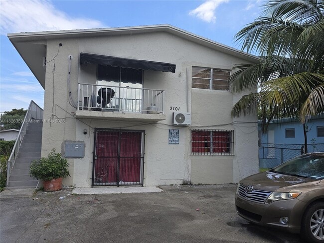 Building Photo - 3101 NW 22nd Ave Unit 4 Rental