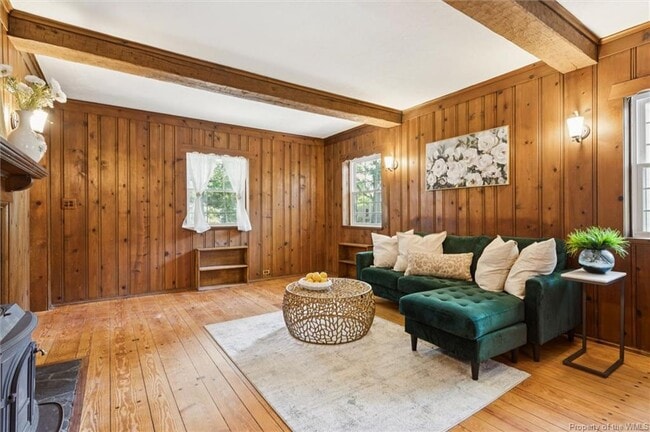 Photo - 205 River Rd