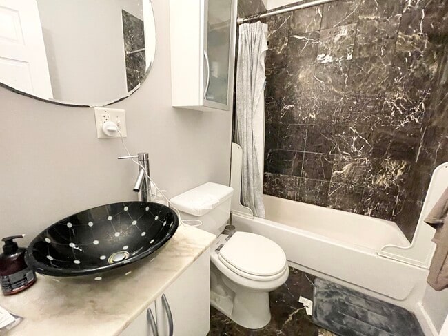 Photo - 1431 Tremont St Unidad 2