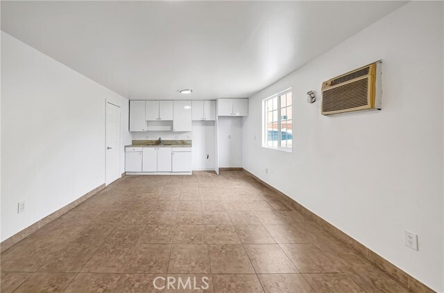 Photo - 6827 Simpson Ave Unidad 4