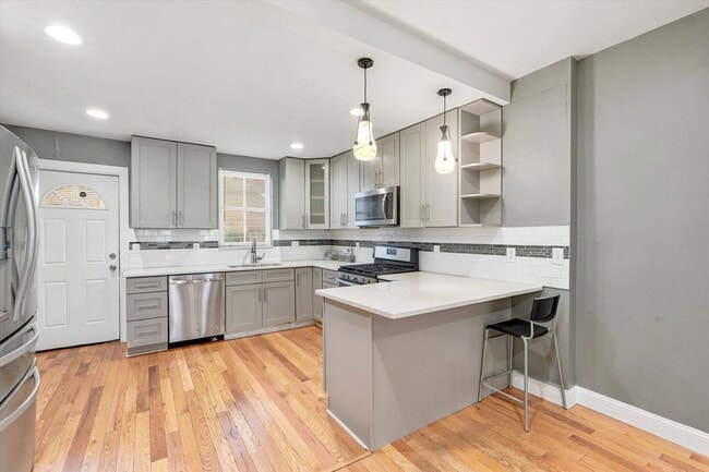 Photo - 2504 Manton St
