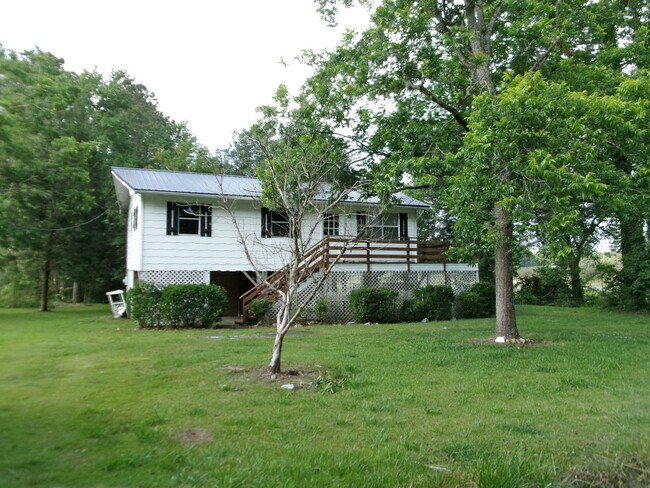 2 Bedroom Home with large rural lot. - 2 Bedroom Home with large rural lot.