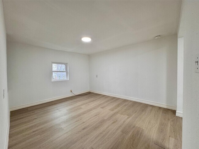 27 Norwood St Unit 4