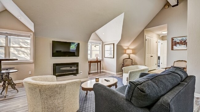 Photo - 145 Daly Ave