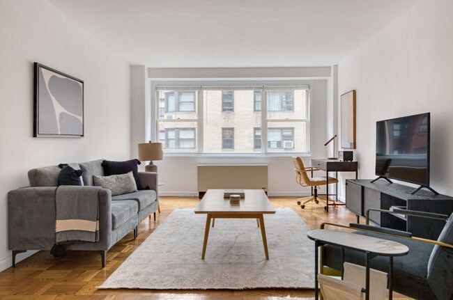 Building Photo - 420 E 80th St